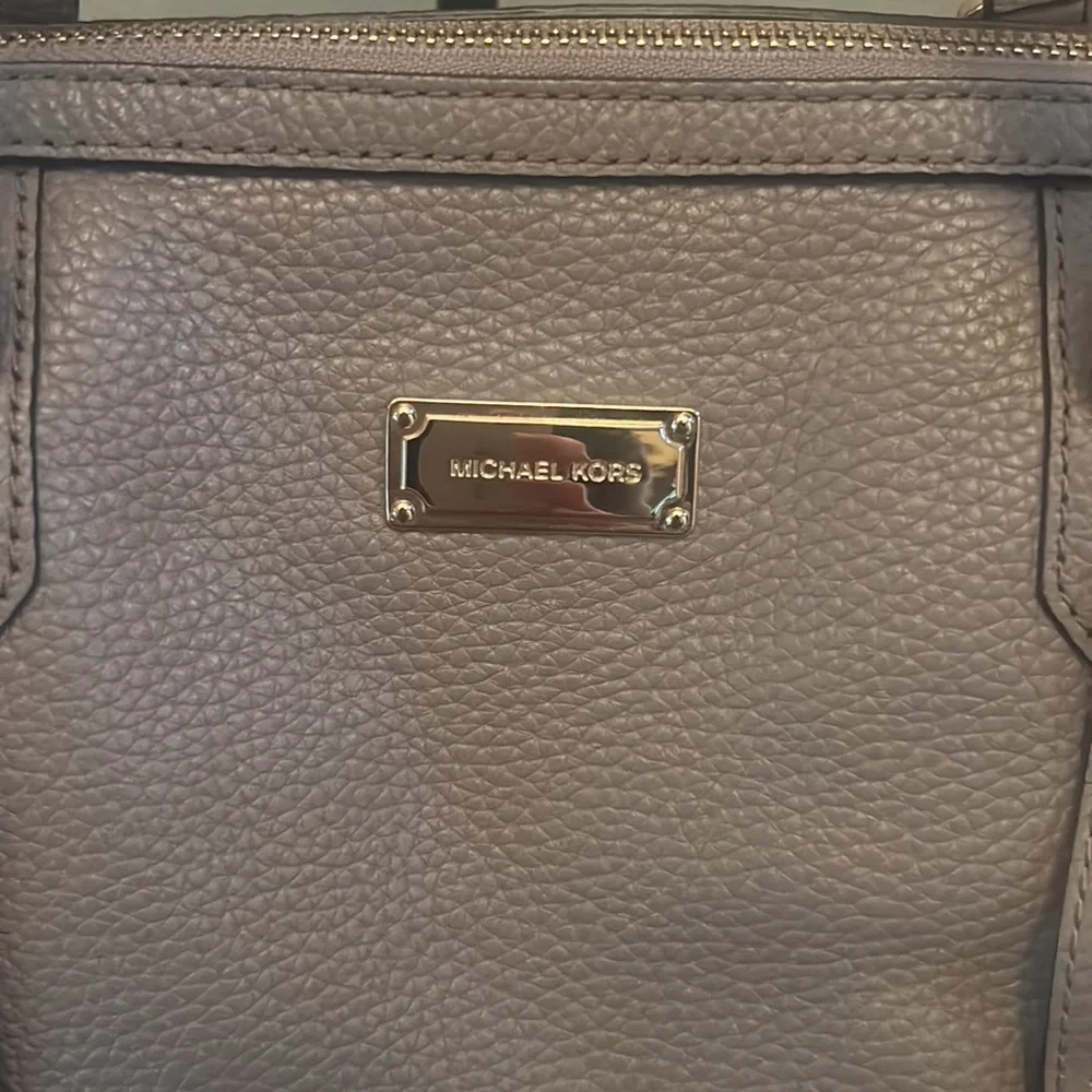 Michael Michael Kors Bedford Leather Medium Top Zip Satchel Crossbody - Picture 2 of 16